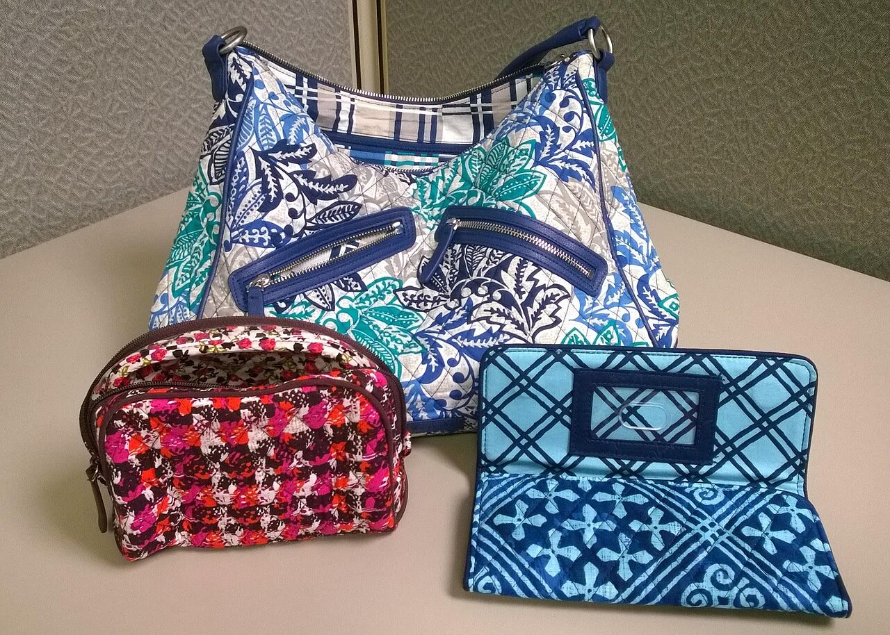 美国奢侈品箱包公司：维拉布拉德利 Vera Bradley, Inc.(VRA)-图片2